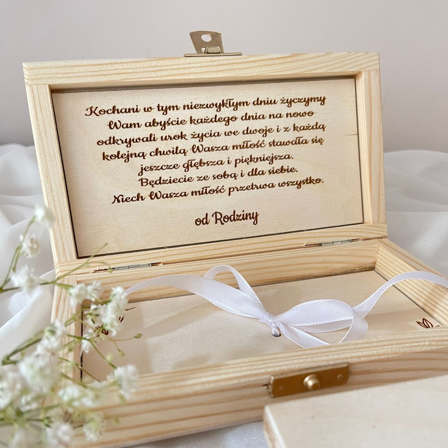 PERSONALIZOWANA DREWNIANA SKRZYNECZKA ŚLUBNA NA PIENIĄDZE SERCE PLEXI - obrazek 5