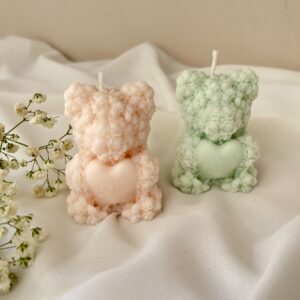 ŚWIECA SOJOWA MIŚ Z SERDUSZKIEM