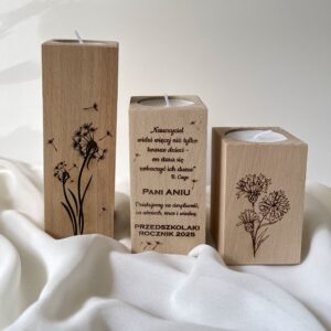 ZESTAW TRZECH DREWNIANYCH ŚWIECZNIKÓW