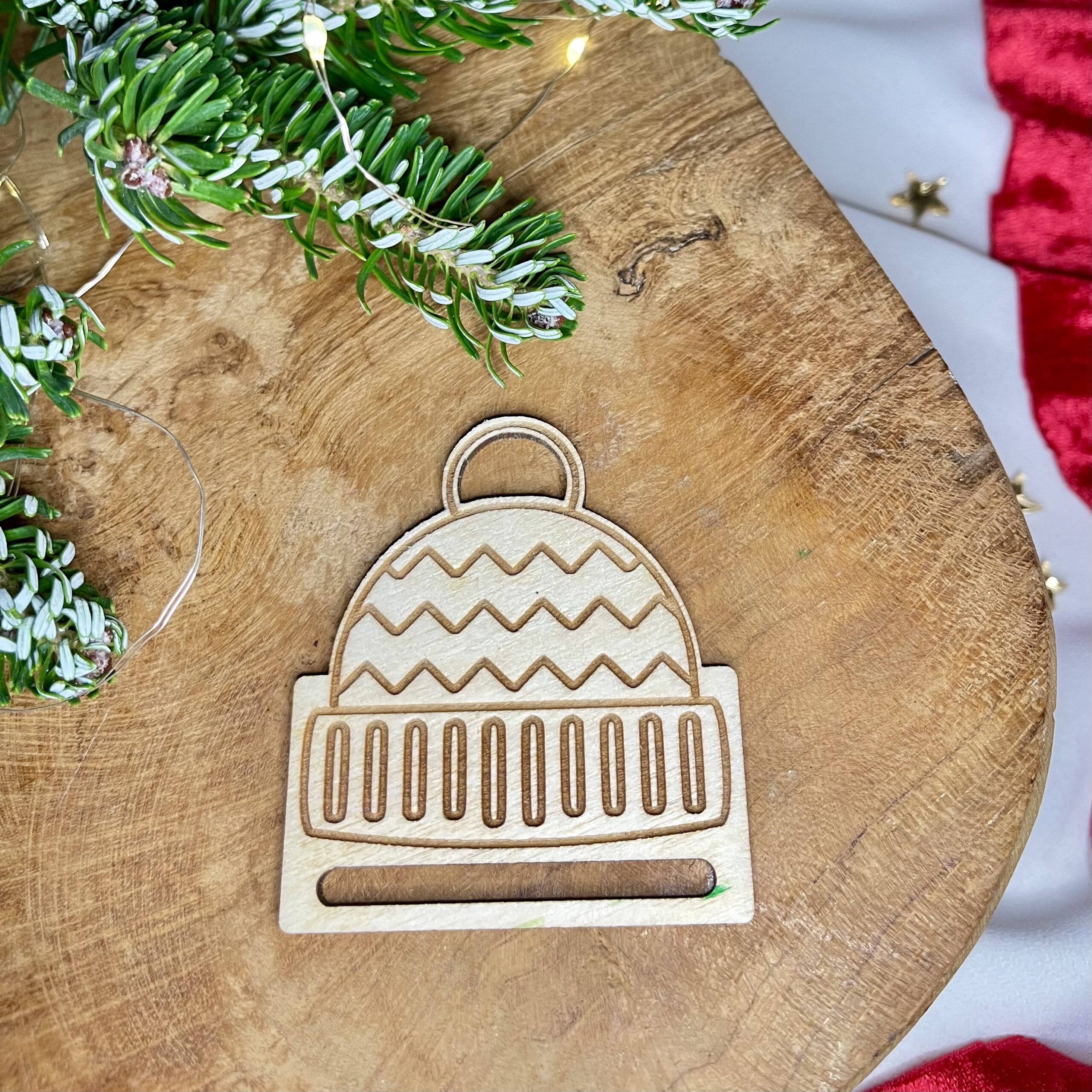 BAZA DO ZAWIESZKI ZE SKLEJKI NA CHOINKĘ - CZAPKA