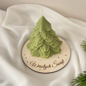 ŚWIECA SOJOWA CHOINKA Z GRAWEROWANĄ PODSTAWKĄ